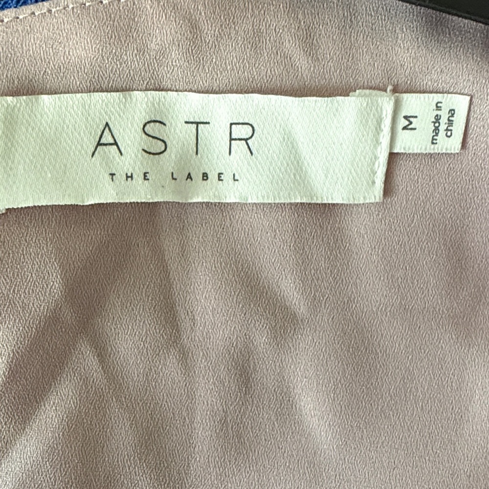 ASTR Delaney Flutter Sleeve MIDI Dress Size M - Picture 5 of 11